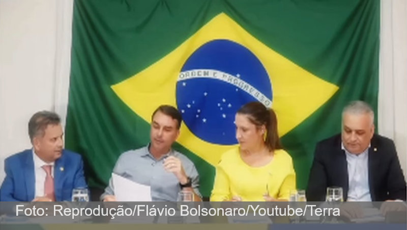 Flávio Bolsonaro diz que assessoria achou que e-mails do Missão eram spam: ‘Ninguém conhece’