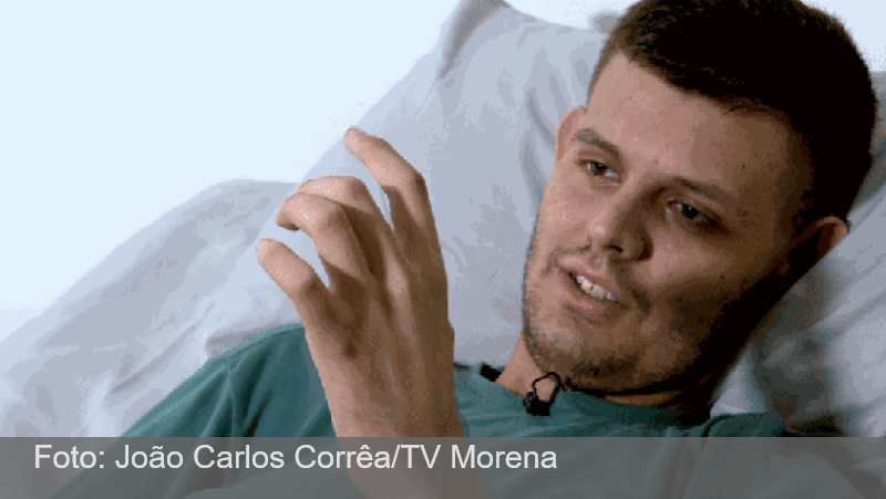 Paciente mais jovem do país a receber polilaminina relata movimento nas mãos: ‘Não mexia antes’