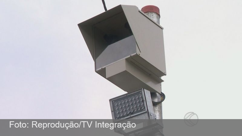 Novos radares autuam 4.300 veículos no primeiro mês após a implantação em Juiz de Fora