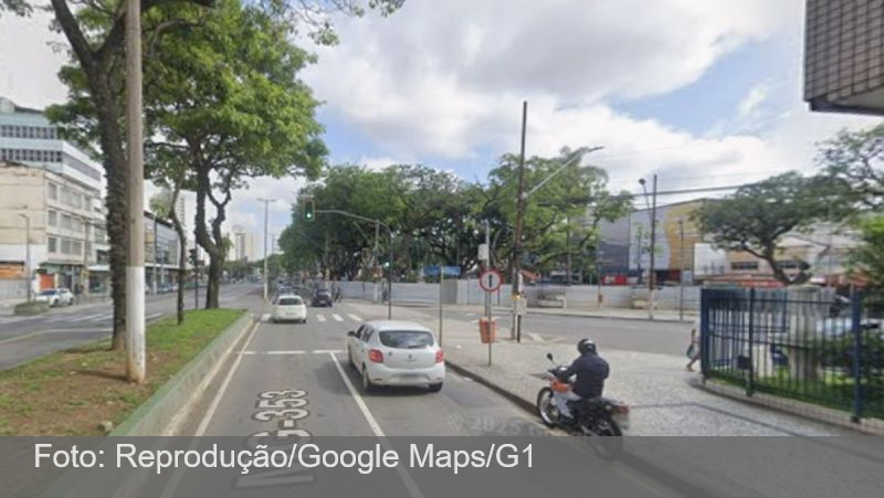 Pedestre é atropelado por ônibus na avenida Rio Branco, no centro de Juiz de Fora