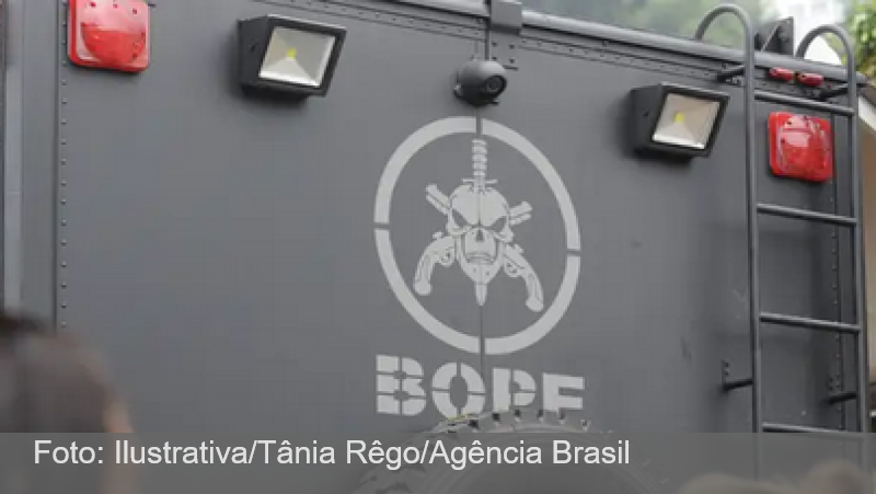 Fuzil, explosivos e drogas são apreendidos em posto de combustíveis na BR-040, em Juiz de Fora