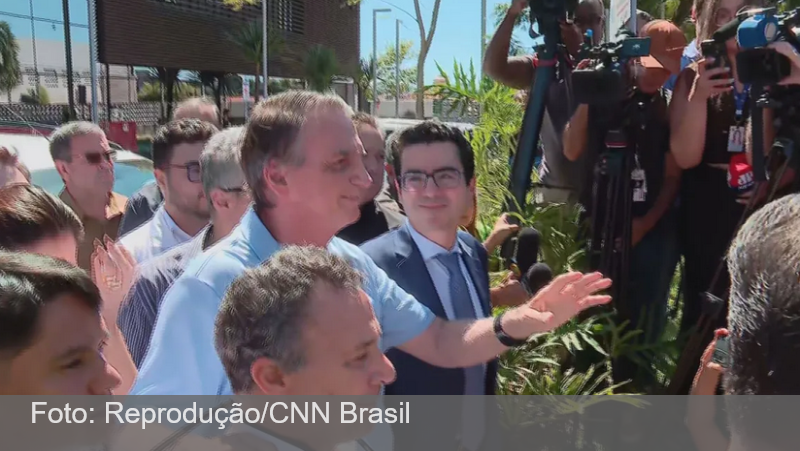Médicos orientam que Bolsonaro não vá em ato pela anistia nesta semana