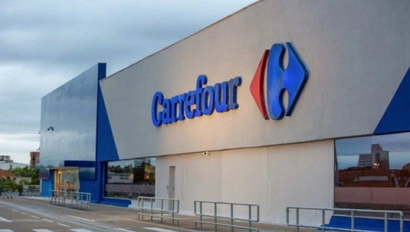 Justiça torna Carrefour réu por vazamento de óleo diesel em Santos