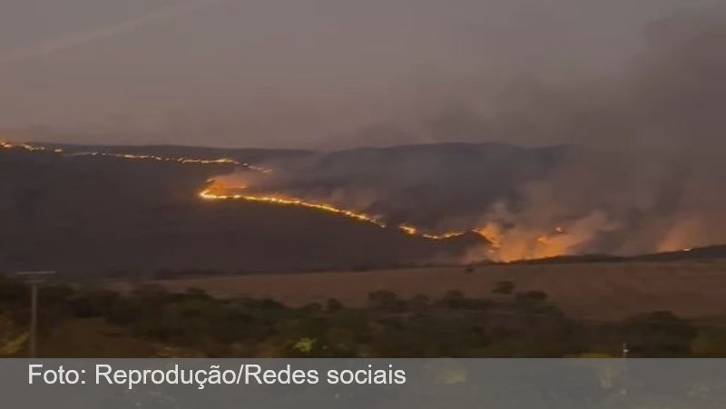 Lula diz que jovens das Forças Armadas podem ajudar no combate aos incêndios