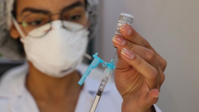 Chance de morte por covid-19 é cinco vezes maior para não vacinados