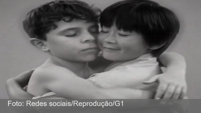 Presidente da Coreia do Sul publica vídeo feito por IA em que aparece abraçando Lula na infância: ‘Somos irmãos’