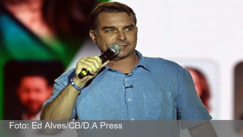 PL registra candidatura de Flávio Bolsonaro; patrimônio aumentou em mais de 350%