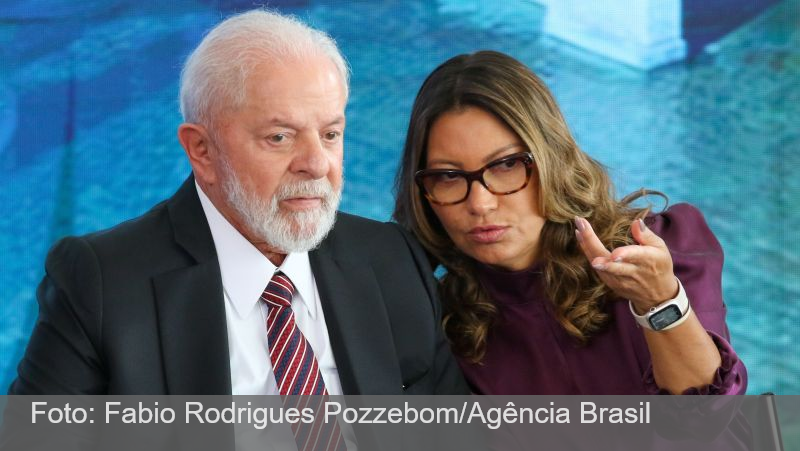 Lula testa limites do TSE na Sapucaí