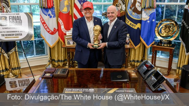 Trump admite que pediu para Fifa revisar cartão vermelho e critica árbitro brasileiro: ‘Um pouco suspeito’