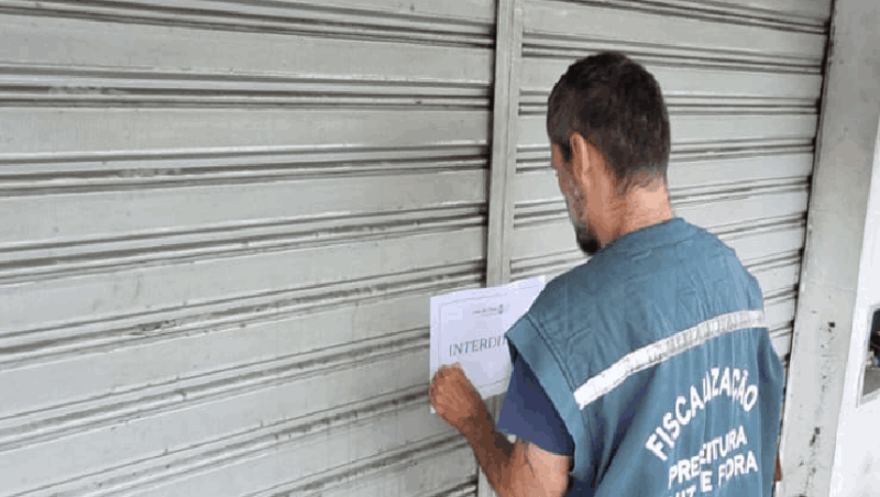 Fiscalização da PJF interdita bar no bairro Santa Terezinha por sucessivas infrações