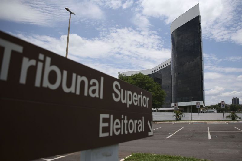 TSE aprova com ressalvas contas de PSB e PSDB da campanha de 2014