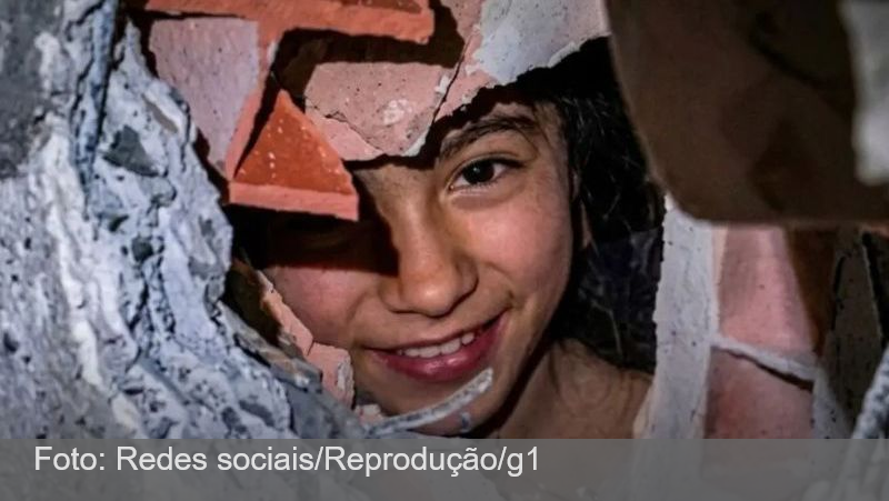VÍDEO: Menina é resgatada com sorriso no rosto após ficar mais de 30 horas sob escombros na Venezuela