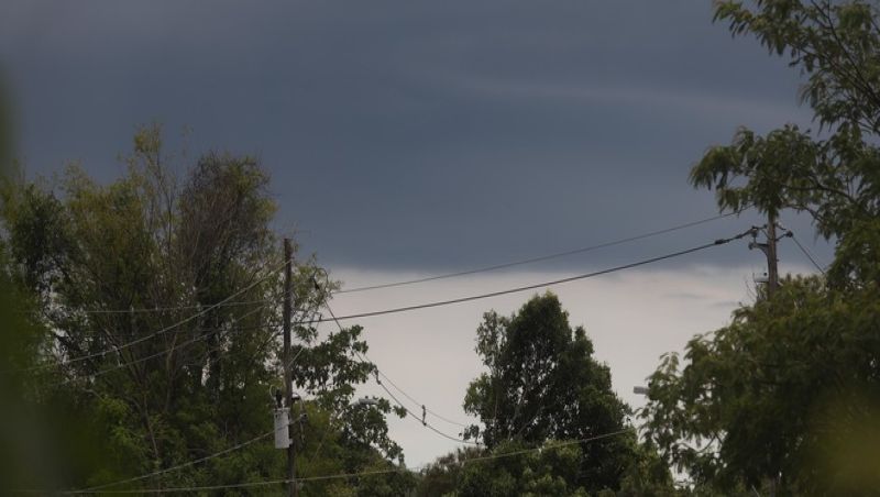 Combinação de forte calor com chegada de frente fria pode trazer chuvas para Minas neste fim de semana