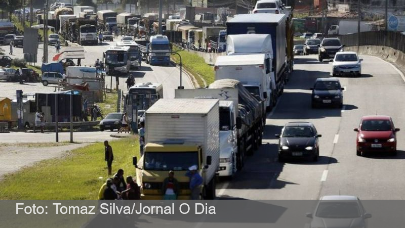 Rodovias federais têm fluxo livre em dia marcado para greve dos caminhoneiros