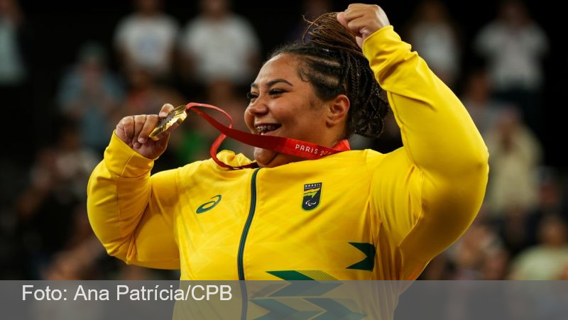 Tayana Medeiros conquista ouro e bate recorde no halterofilismo em Paris 2024