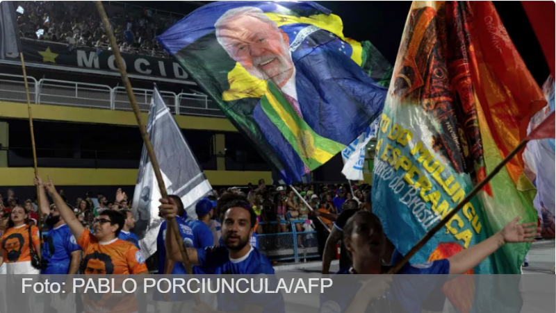 Mitos falsos, sem anistia: samba para Lula tem provocações ao bolsonarismo
