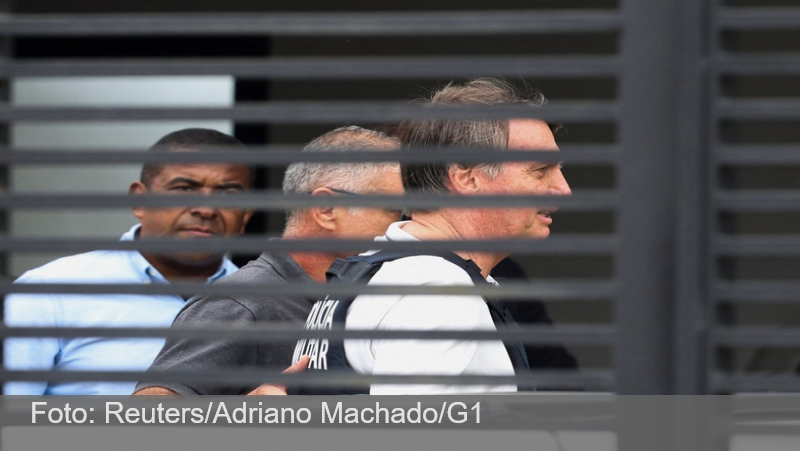 Bolsonaro recebe alta e já está em casa para cumprir prisão domiciliar