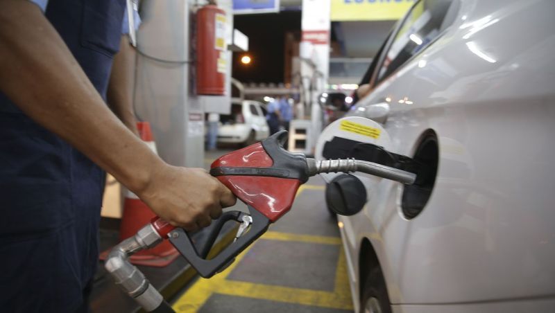 Petrobras reduz preço da gasolina em 5,2% a partir desta terça