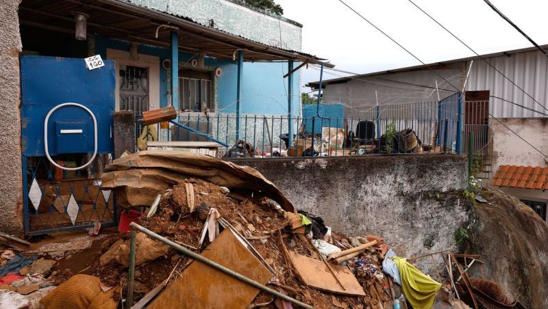 Famílias afetadas por enchentes em Juiz de Fora e Ubá precisam validar cadastro