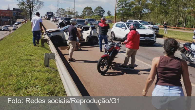 Criança fica ferida em engavetamento com cinco veículos na BR-040, em Nova Lima
