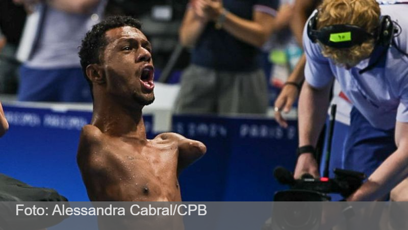 Gabrielzinho cumpre promessa e ganha terceiro ouro nas Paralimpíadas de Paris 2024