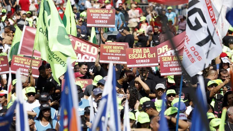 Ato em São Paulo une centrais sindicais e governo pelo fim da escala 6x1