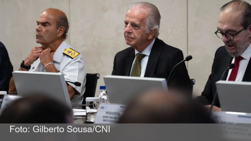 Se os EUA invadirem o Brasil, “prefiro abrir o portão”, diz José Múcio