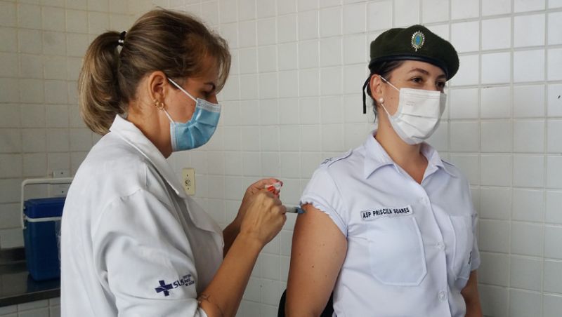 Forças de segurança começam a ser vacinadas em Juiz de Fora