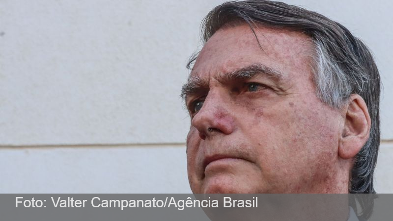 Bolsonaro está em UTI com broncopneumonia bacteriana, diz boletim