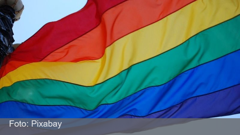 Dia Internacional do Orgulho LGBTQIA+ é celebrado com atividades no Calçadão, em Juiz de Fora