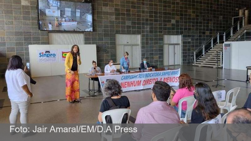 Professores da rede privada decidem entrar em greve por tempo indeterminado em Minas