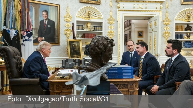Horas após nova proposta de tarifaço, Trump posta foto com Flávio Bolsonaro