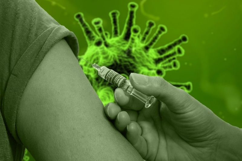 AstraZeneca anuncia retomada de testes de vacina contra covid-19