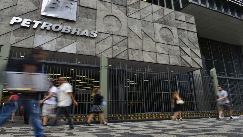 Petrobras anuncia nova alta nos preços da gasolina, diesel e gás de botijão