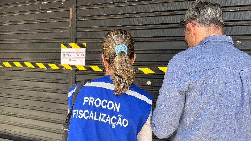 Procon/JF interdita loja de eletrônicos por concessão ilegal de crédito e práticas abusivas