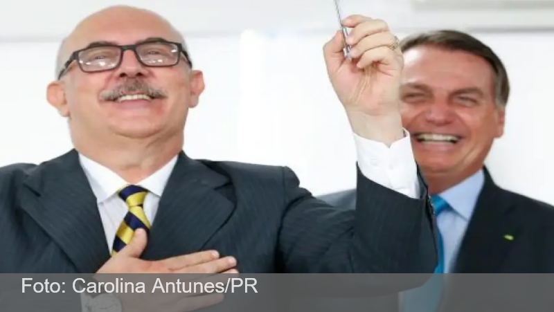 Milton Ribeiro diz ter recebido ligação de Bolsonaro: 'O presidente me ligou (...) Ele acha que vão fazer uma busca e apreensão'