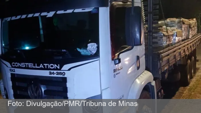 Caminhão com 16 toneladas de pedras sem nota fiscal e sem placa é apreendido na MGC-393 em Além Paraíba