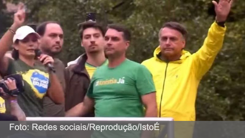 Com Flávio, direita faz ato na Paulista contra Lula e STF por caso Master