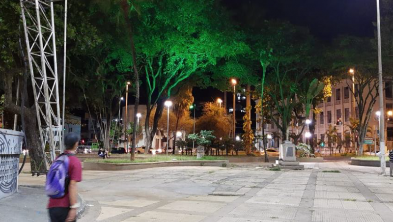 JF: Praça Antônio Carlos (PAC) recebe luminárias LED