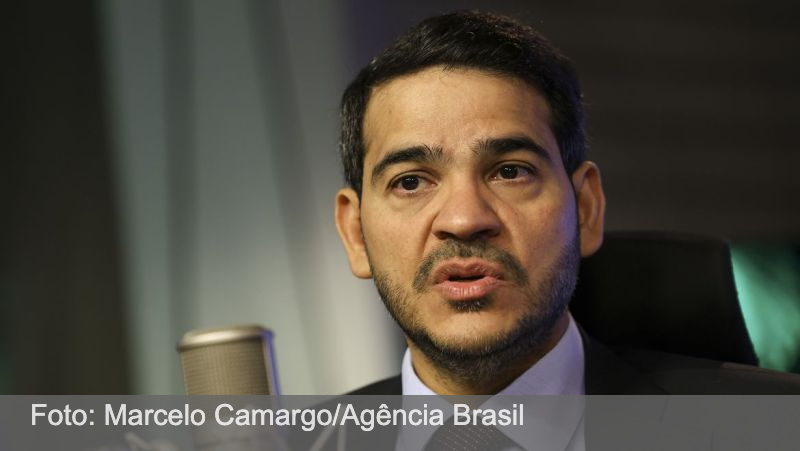 Lula indica Jorge Messias para vaga de Barroso no STF