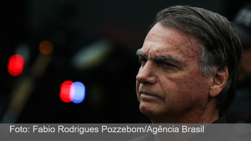 Bolsonaro pede a Moraes autorização para receber visita de assessor do governo Trump na prisão