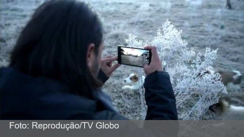 ‘Caçadores’ de geada enfrentam frio para registrar imagens impressionantes