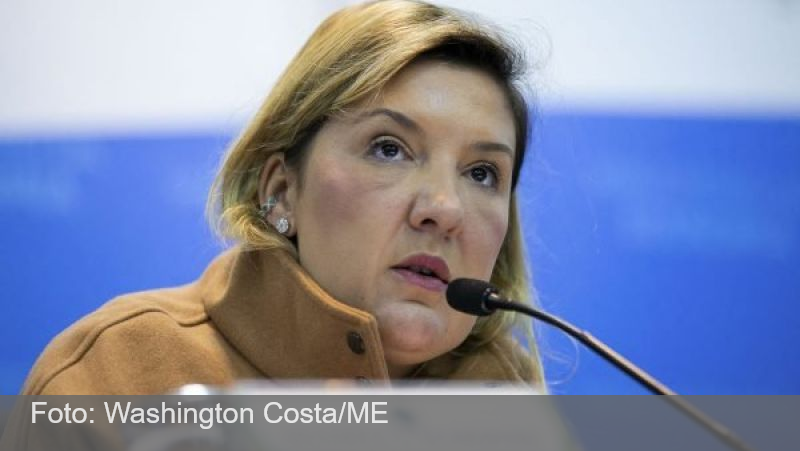 Bolsonaro escolhe uma mulher para substituir presidente da Caixa