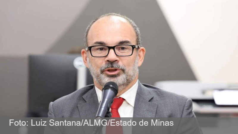 Governador de Minas demite secretário da Fazenda