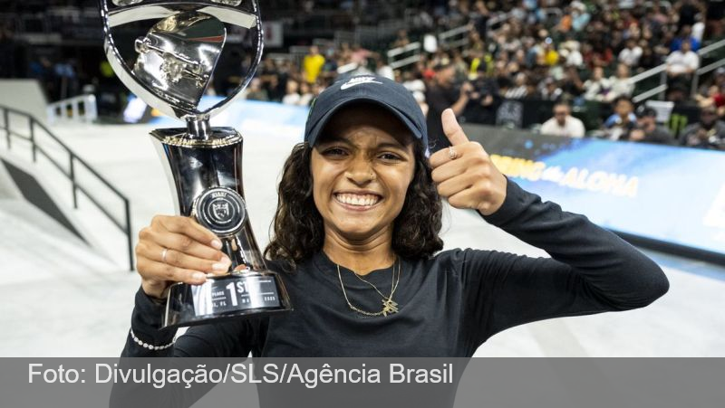 Rayssa Leal estreia na temporada da SLS com vitória na etapa de Miami