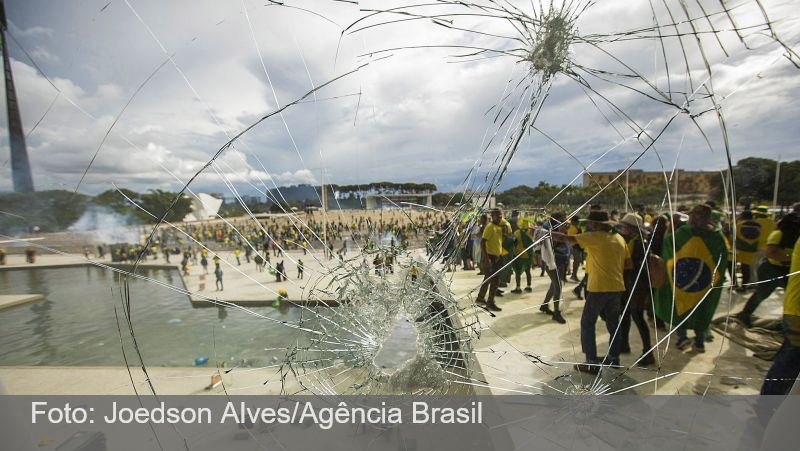 PT aciona STF contra dosimetria, que beneficia Bolsonaro e outros condenados pelo 8/1