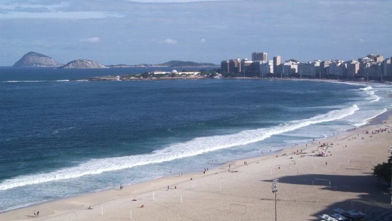 Mutirão retira mais de 100 quilos de lixo da orla do Rio de Janeiro