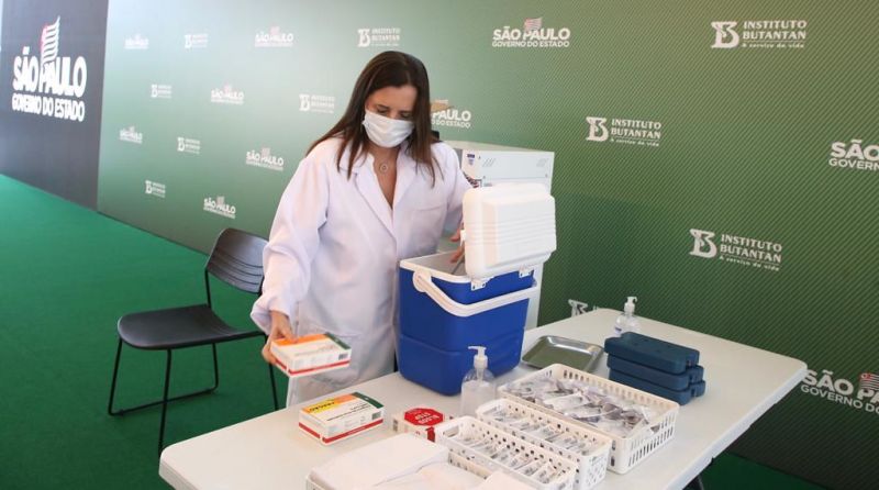 Governo de São Paulo inicia vacinação contra o coronavírus no interior