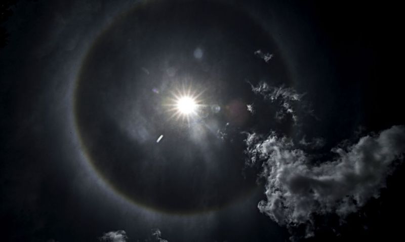 Halo solar é visto no céu de Brasília neste sábado