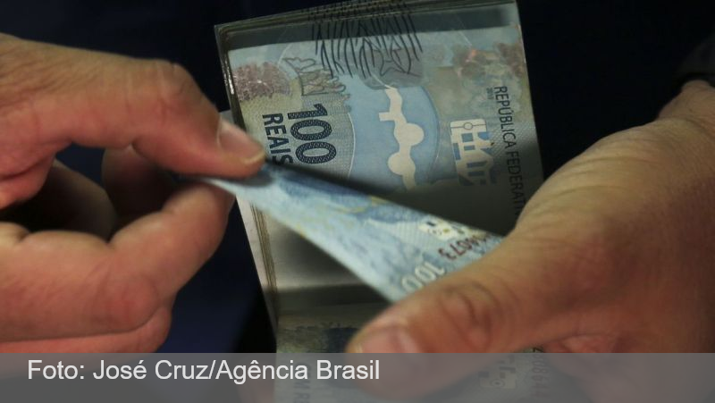 Aposentados e pensionistas do INSS podem consultar antecipação do 13º